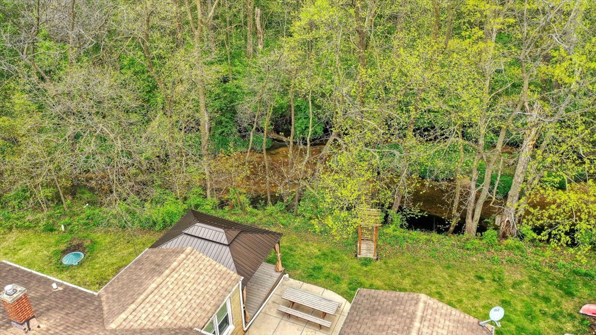 2458 Creek Road
