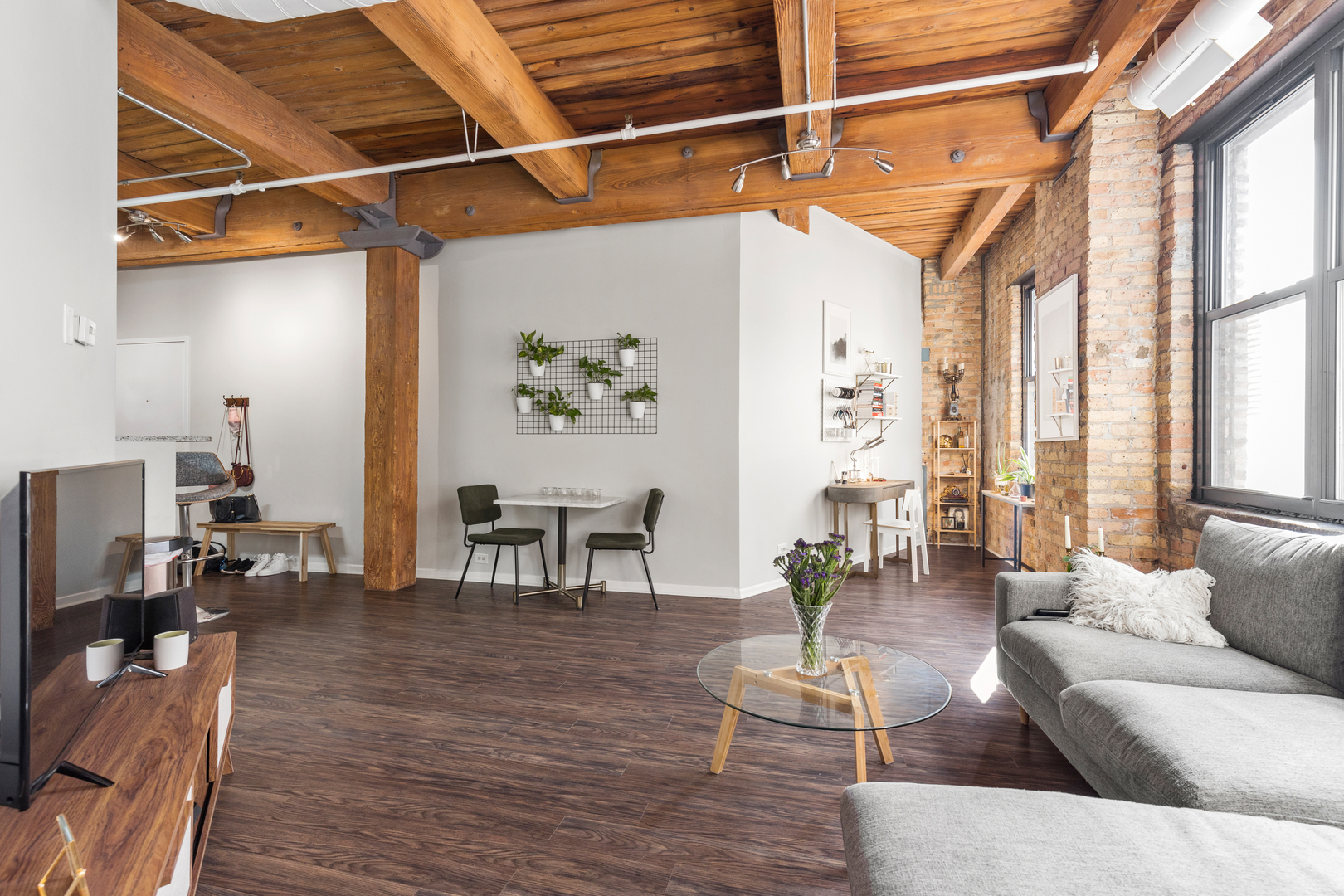 225 W Huron Street 402