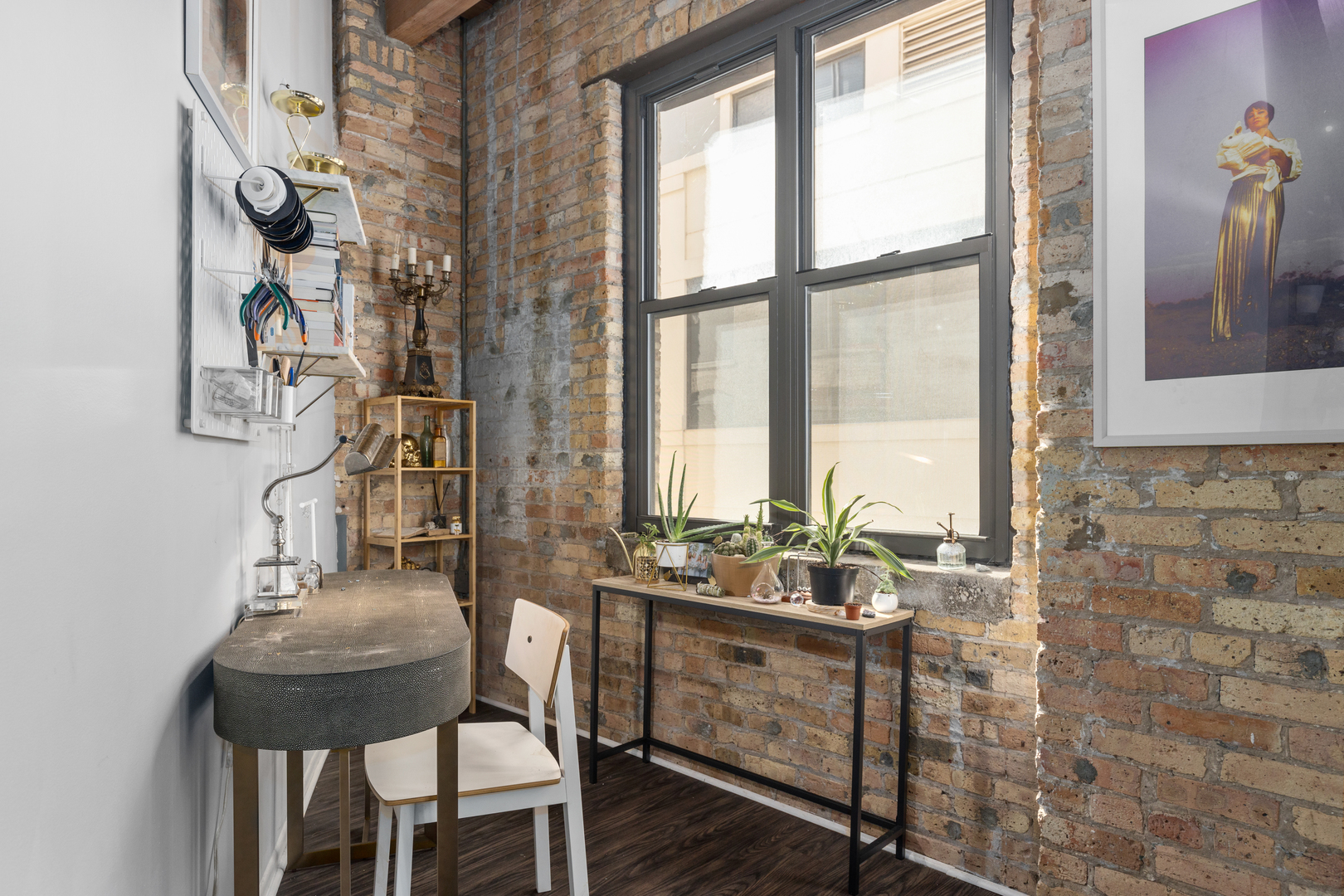 225 W Huron Street 402