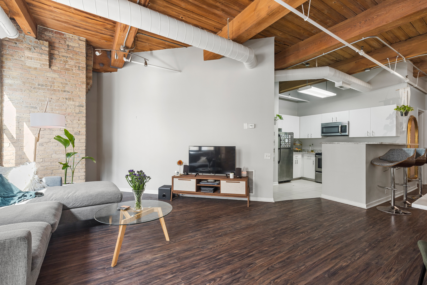 225 W Huron Street 402