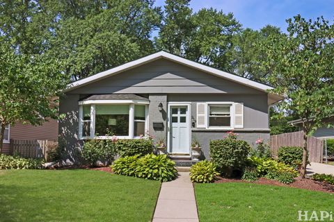Tiny photo for 219 Harding Avenue, Libertyville, IL 60048 (MLS # 12606109)