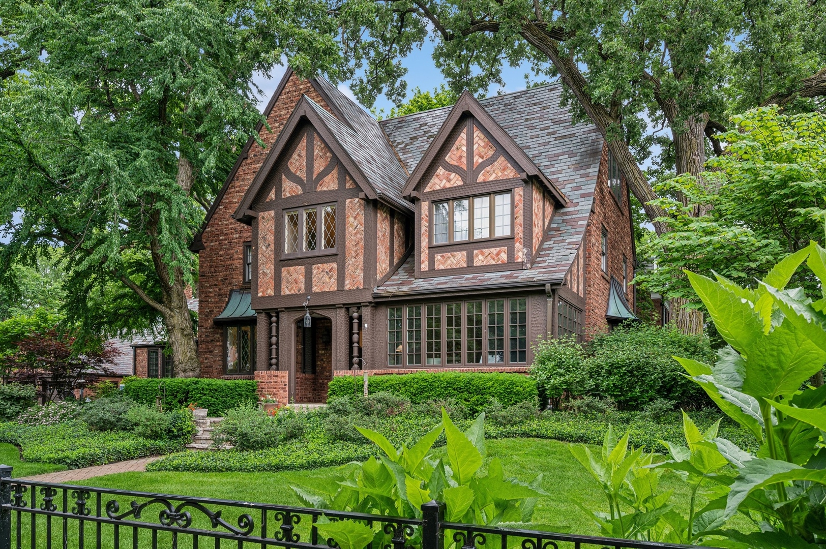 220 WOODSTOCK Road