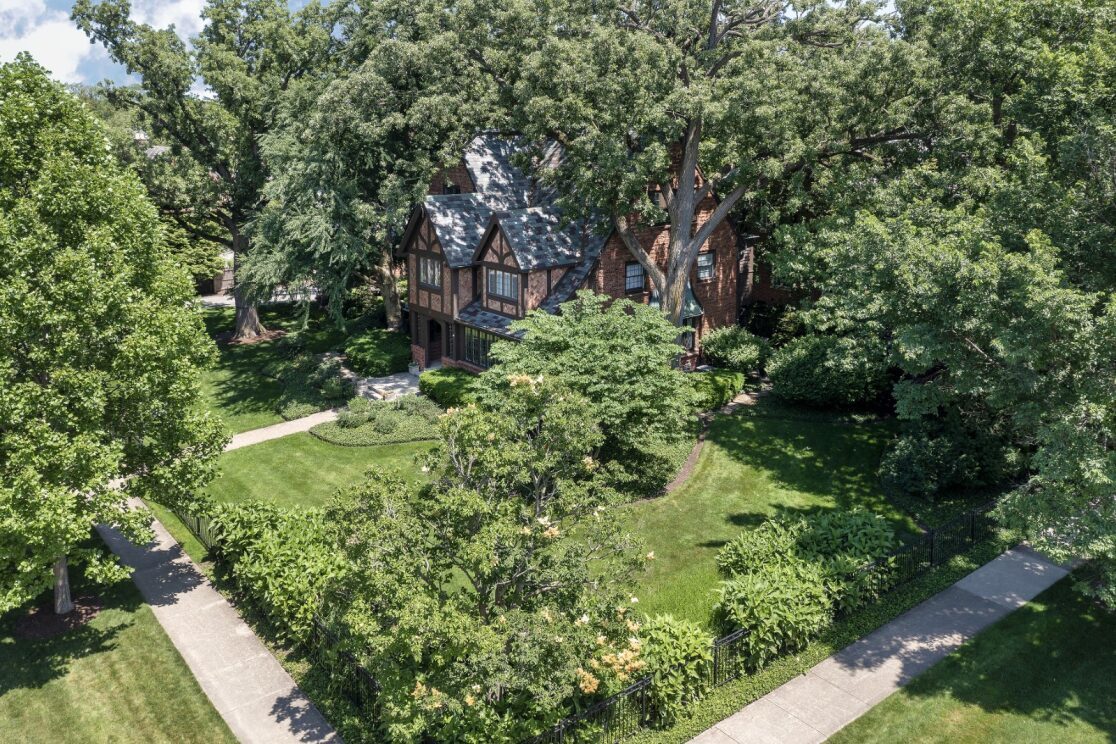 220 WOODSTOCK Road