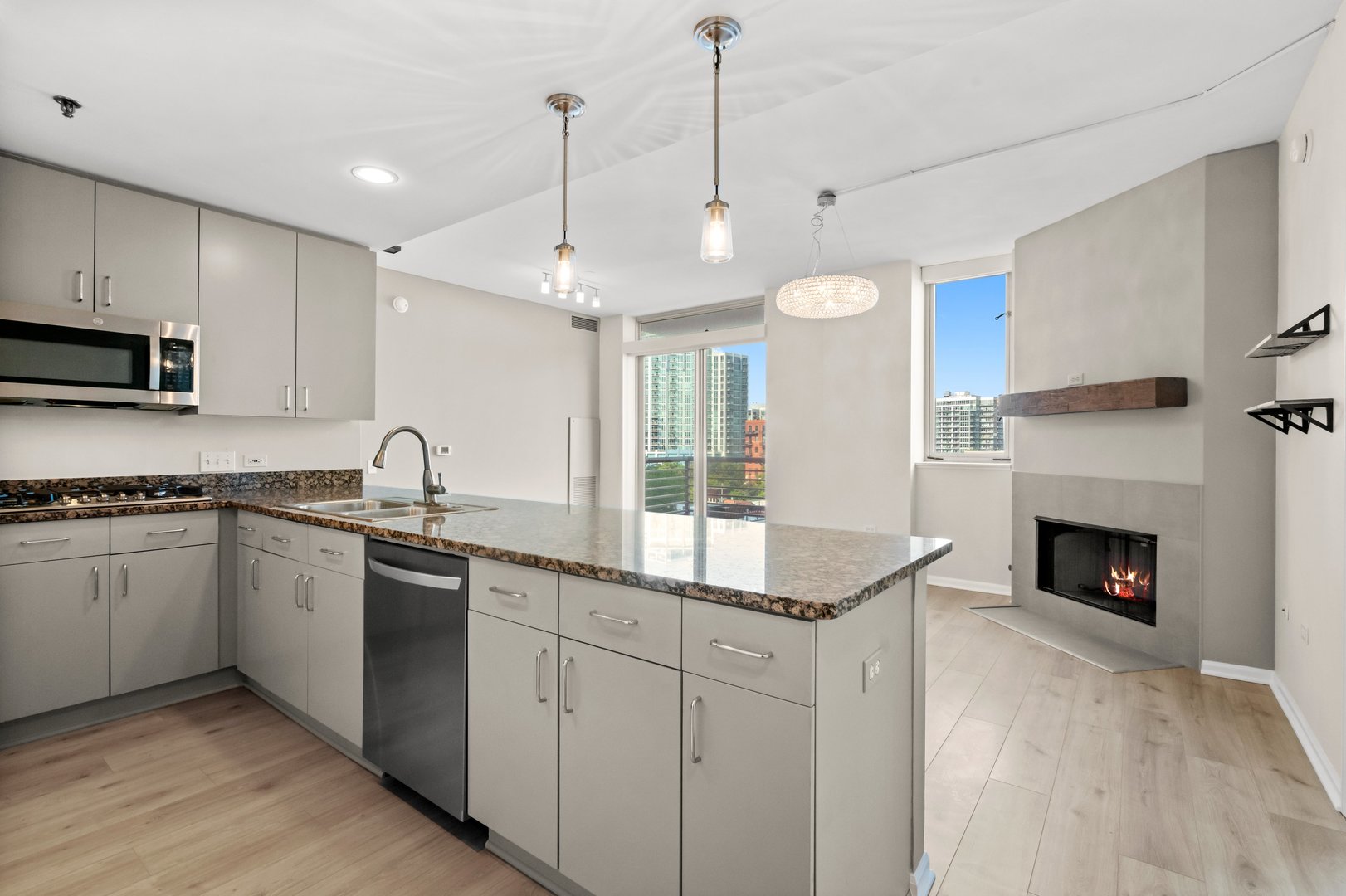 1515 S Prairie Avenue 715