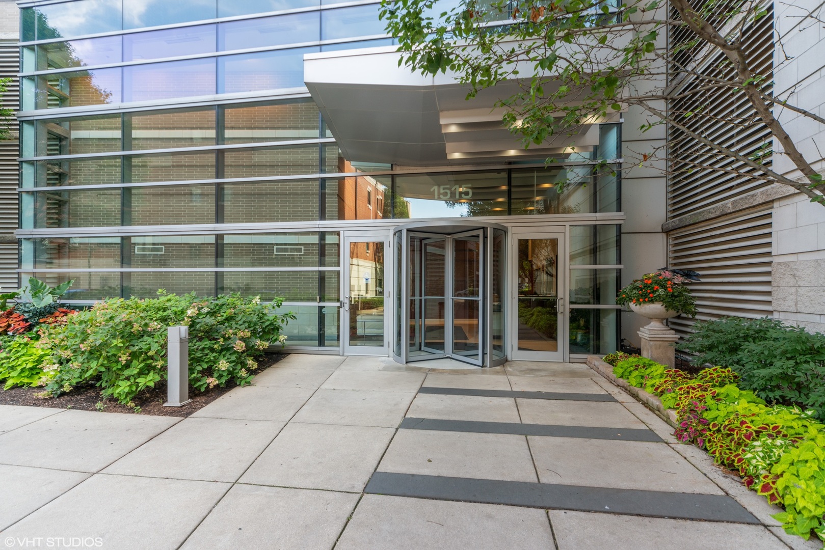 1515 S Prairie Avenue 715