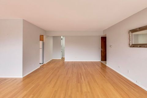 Tiny photo for 420 Linden Avenue #502, Wilmette, IL 60091 (MLS # 12520985)