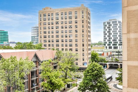 Tiny photo for 5050 S East End Avenue #7D, Chicago, IL 60615 (MLS # 12342308)