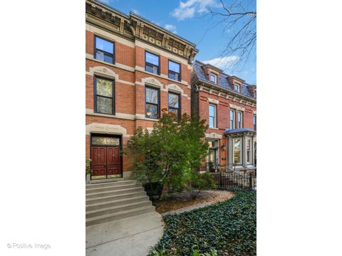 1957 W Schiller Street Chicago IL 60622
