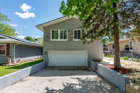 1525 Grove Drive Round Lake Beach IL 60073