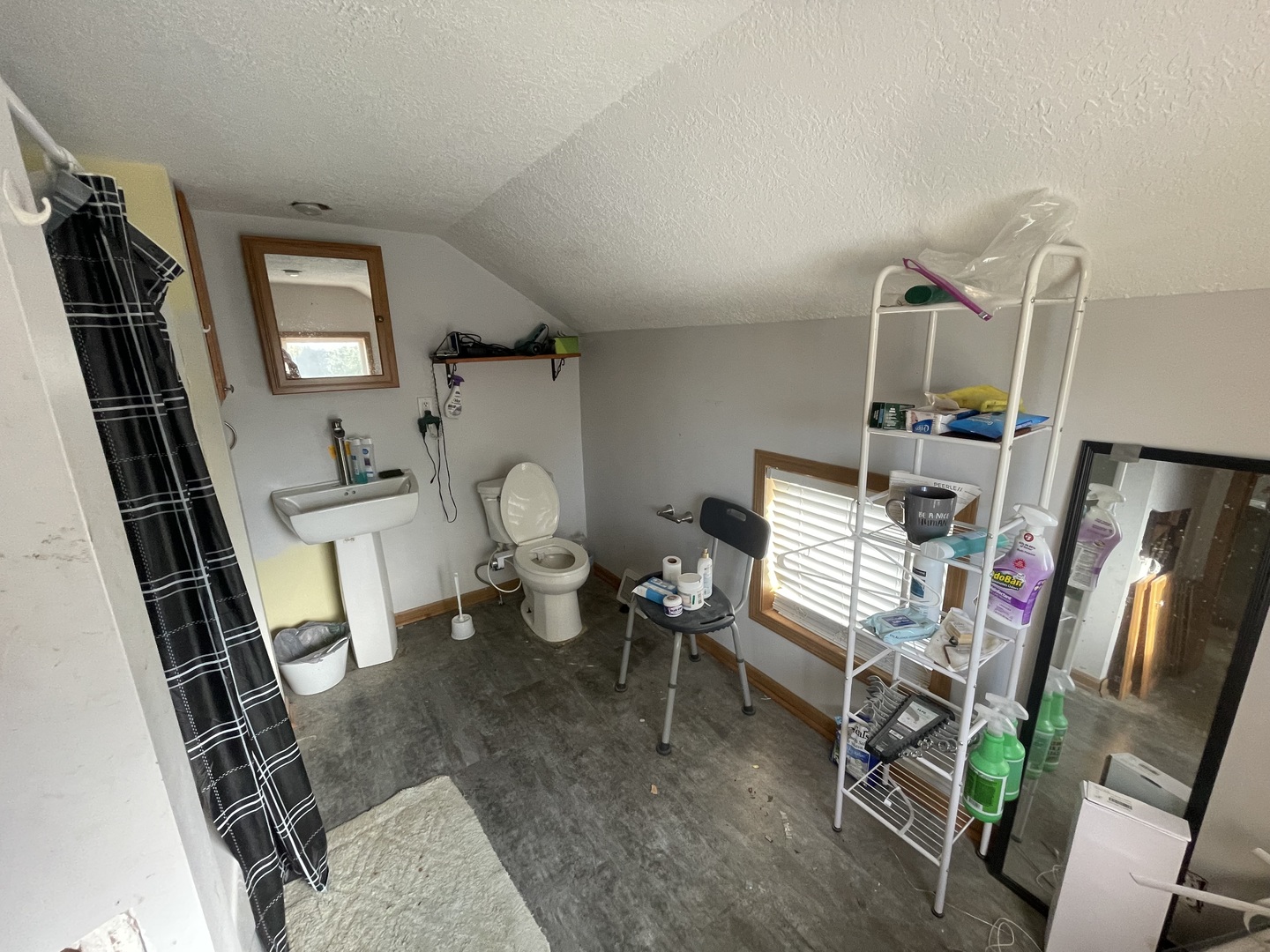 328 W Locust Street