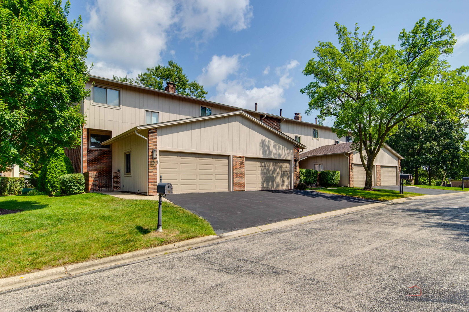 19W182 Ginny Lane 182