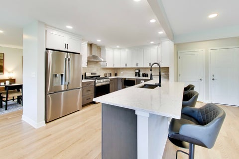 Tiny photo for 301 Lance Drive, Des Plaines, IL 60016 (MLS # 12732406)