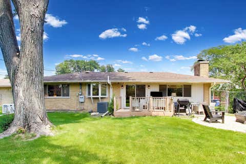 Tiny photo for 301 Lance Drive, Des Plaines, IL 60016 (MLS # 12732406)