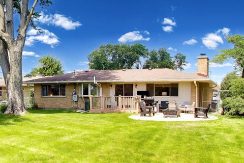 Tiny photo for 301 Lance Drive, Des Plaines, IL 60016 (MLS # 12732406)