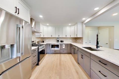 Tiny photo for 301 Lance Drive, Des Plaines, IL 60016 (MLS # 12732406)