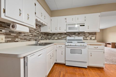 Tiny photo for 10404 S Keating Avenue #2B, Oak Lawn, IL 60453 (MLS # 12578572)