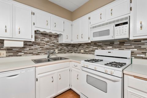 Tiny photo for 10404 S Keating Avenue #2B, Oak Lawn, IL 60453 (MLS # 12578572)