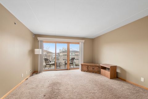 Tiny photo for 10404 S Keating Avenue #2B, Oak Lawn, IL 60453 (MLS # 12578572)