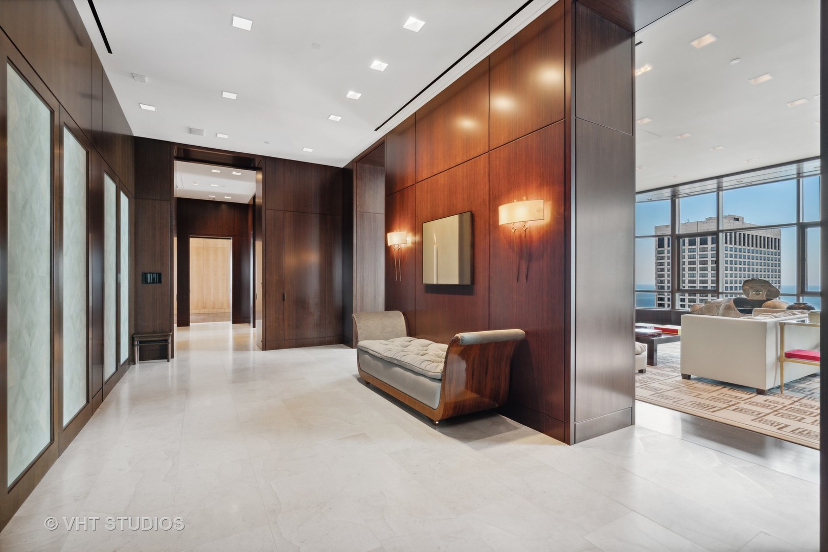 800 N Michigan Avenue PH67