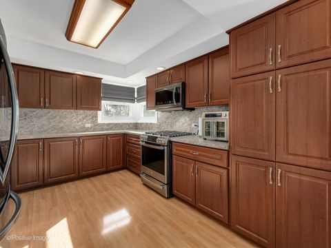 Tiny photo for 1606 Glen Ellyn Road, Glendale Heights, IL 60139 (MLS # 12585101)