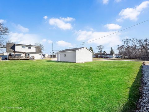 Tiny photo for 1606 Glen Ellyn Road, Glendale Heights, IL 60139 (MLS # 12585101)