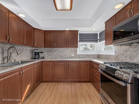 Tiny photo for 1606 Glen Ellyn Road, Glendale Heights, IL 60139 (MLS # 12585101)