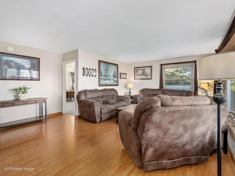 Tiny photo for 1606 Glen Ellyn Road, Glendale Heights, IL 60139 (MLS # 12585101)