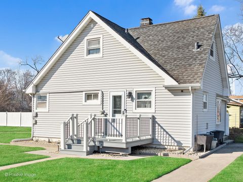 Tiny photo for 1606 Glen Ellyn Road, Glendale Heights, IL 60139 (MLS # 12585101)