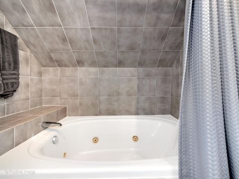 Tiny photo for 1606 Glen Ellyn Road, Glendale Heights, IL 60139 (MLS # 12585101)