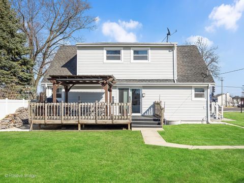 Tiny photo for 1606 Glen Ellyn Road, Glendale Heights, IL 60139 (MLS # 12585101)