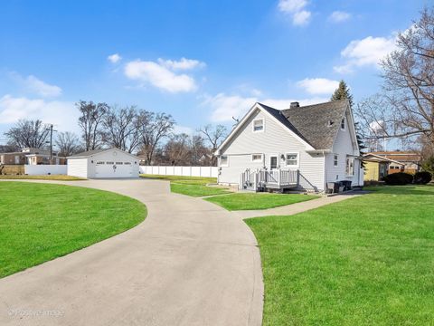 Photo of 1606 Glen Ellyn Road, Glendale Heights, IL 60139 (MLS # 12585101)