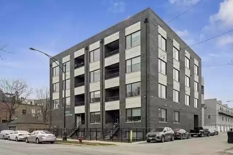 2303 W Wilcox Street 2S Chicago IL 60612