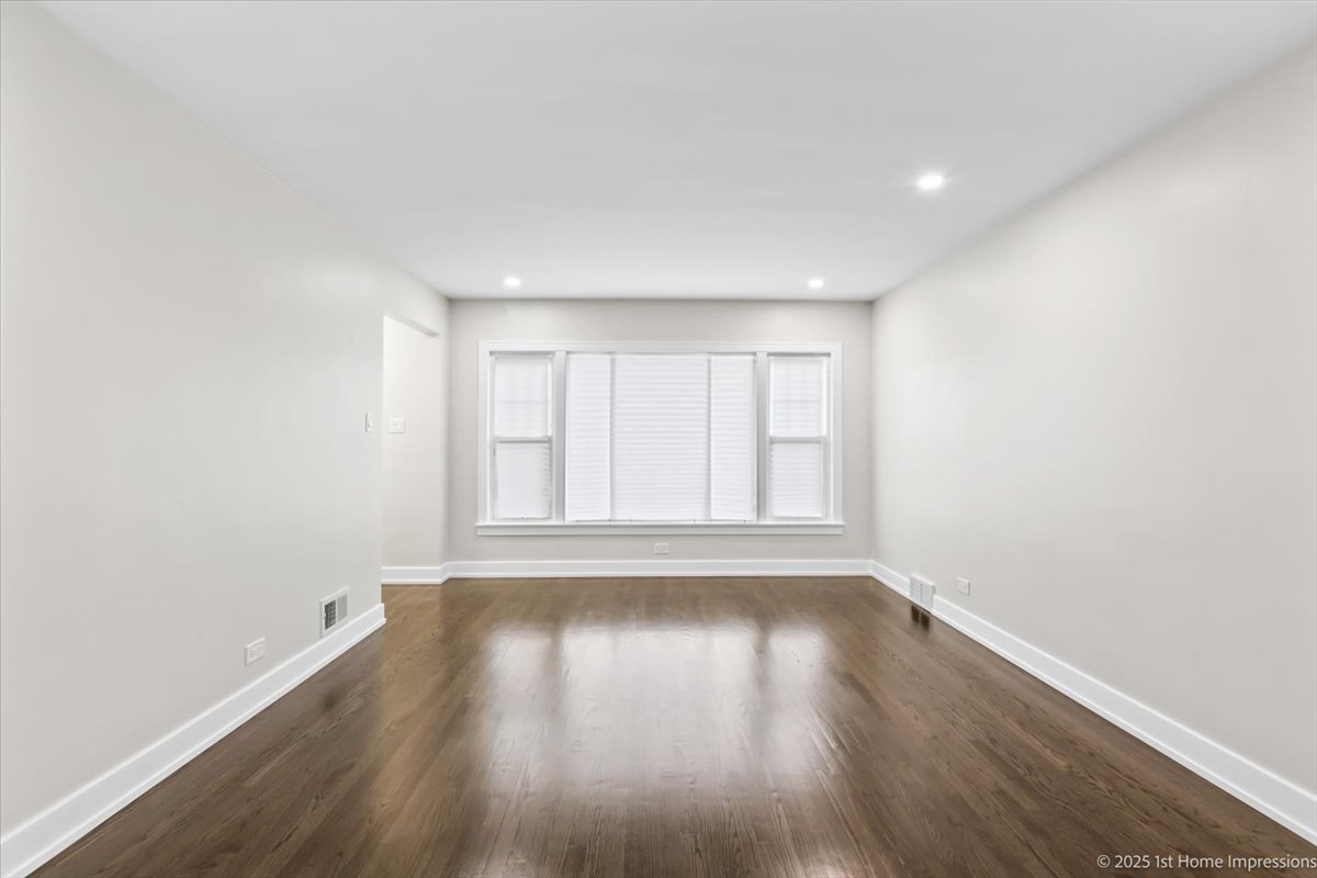 2552 W 117th Place