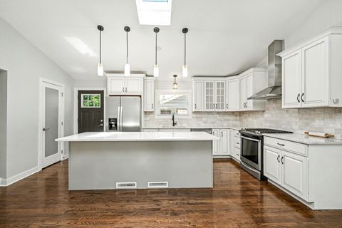 Tiny photo for 9920 La Reina Real Street, Orland Park, IL 60462 (MLS # 12677752)
