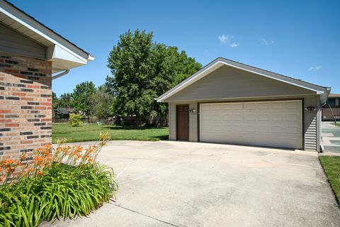 Tiny photo for 9920 La Reina Real Street, Orland Park, IL 60462 (MLS # 12677752)