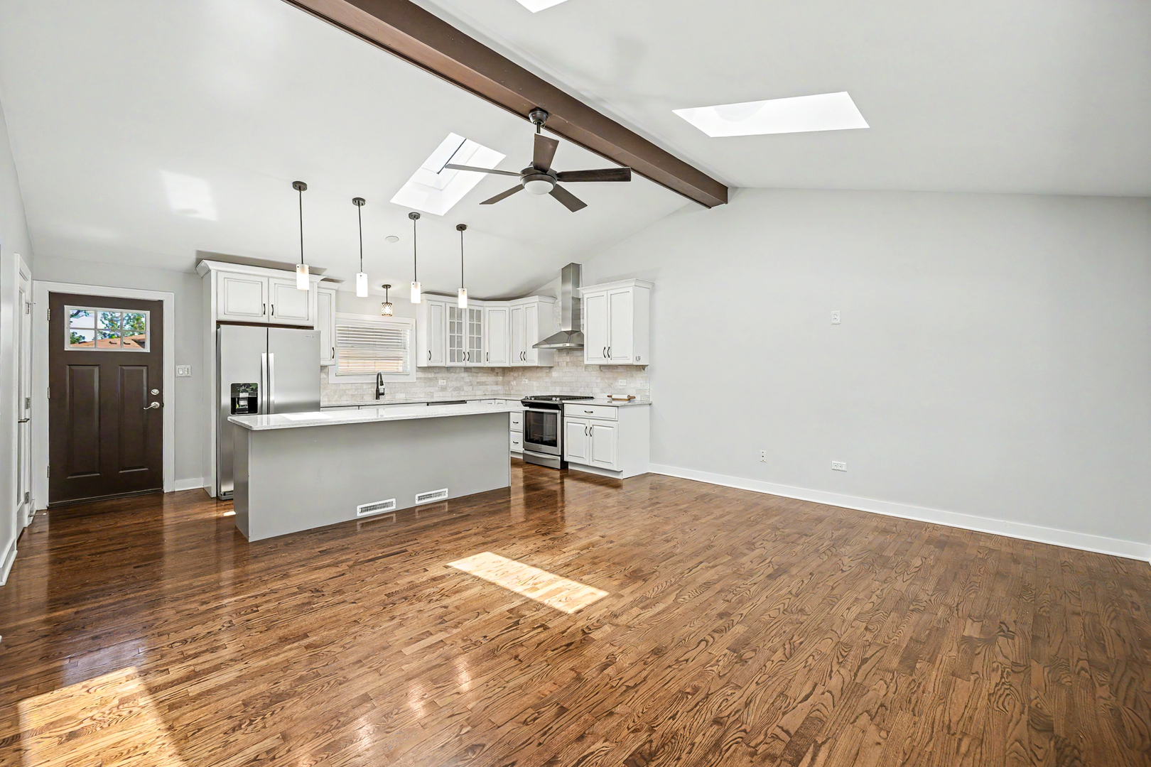 9920 La Reina Real Street