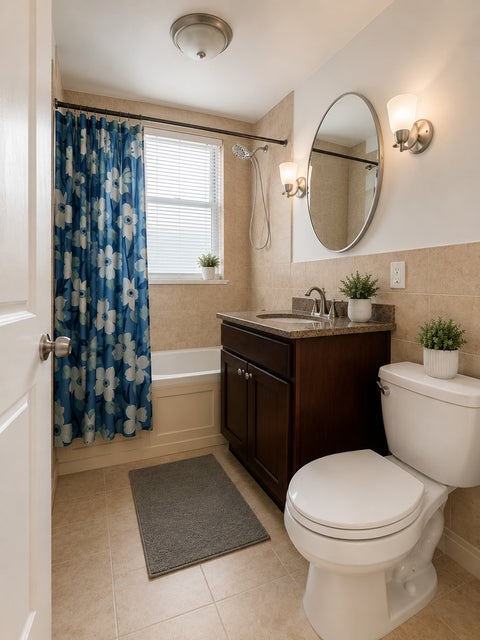 Tiny photo for 6711 N Lakewood Avenue #2N, Chicago, IL 60626 (MLS # 12670009)