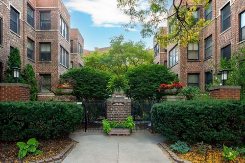 747 W Brompton Avenue 3 Chicago IL 60657