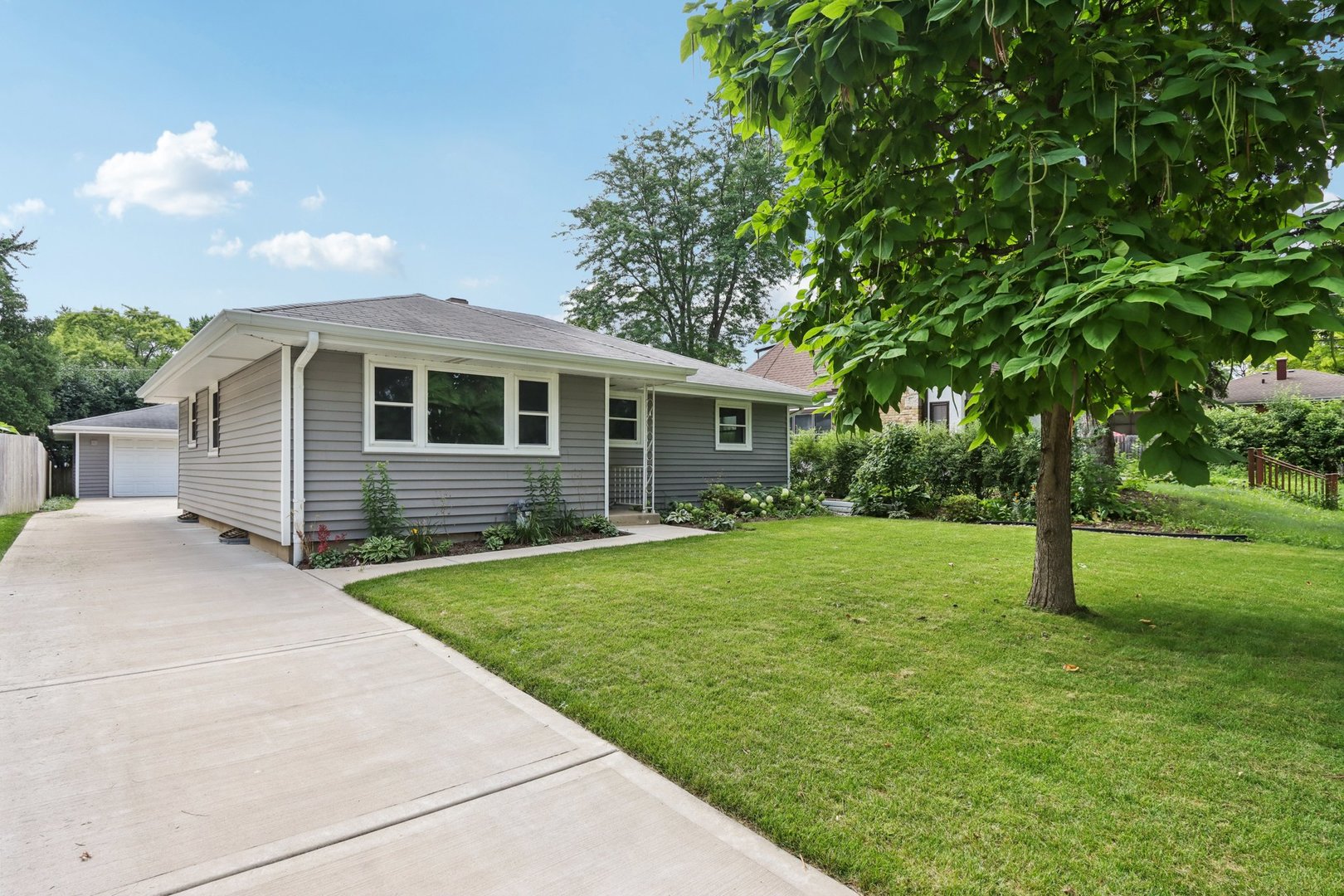 324 N SHADDLE Avenue