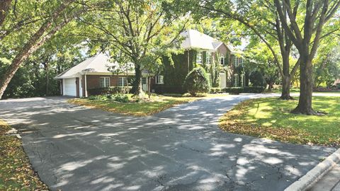 A home in Burr Ridge