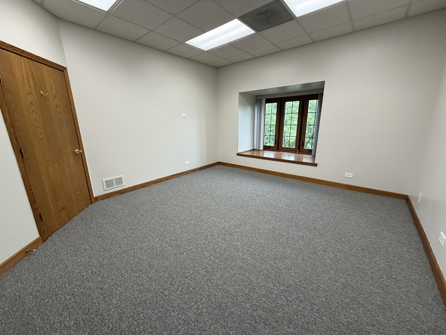 28085 N Ashley Circle