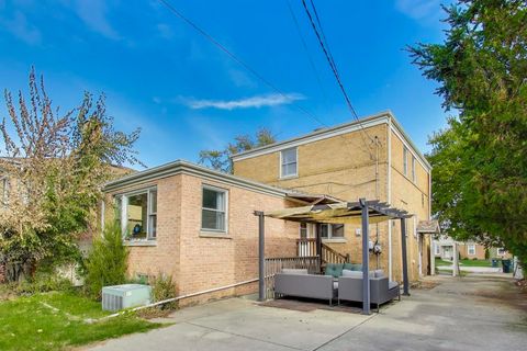 Tiny photo for 8832 Menard Avenue, Morton Grove, IL 60053 (MLS # 12505871)