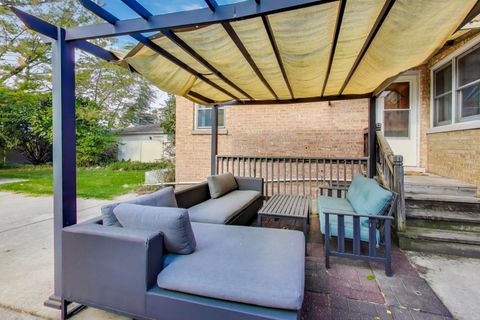 Tiny photo for 8832 Menard Avenue, Morton Grove, IL 60053 (MLS # 12505871)