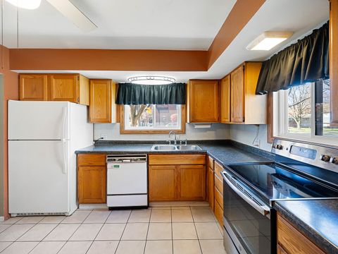 Tiny photo for 199 S Linden Avenue, Elmhurst, IL 60126 (MLS # 12523786)