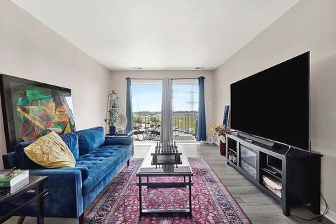 Tiny photo for 725 W Huntington Commons Road #416, Mount Prospect, IL 60056 (MLS # 12504963)