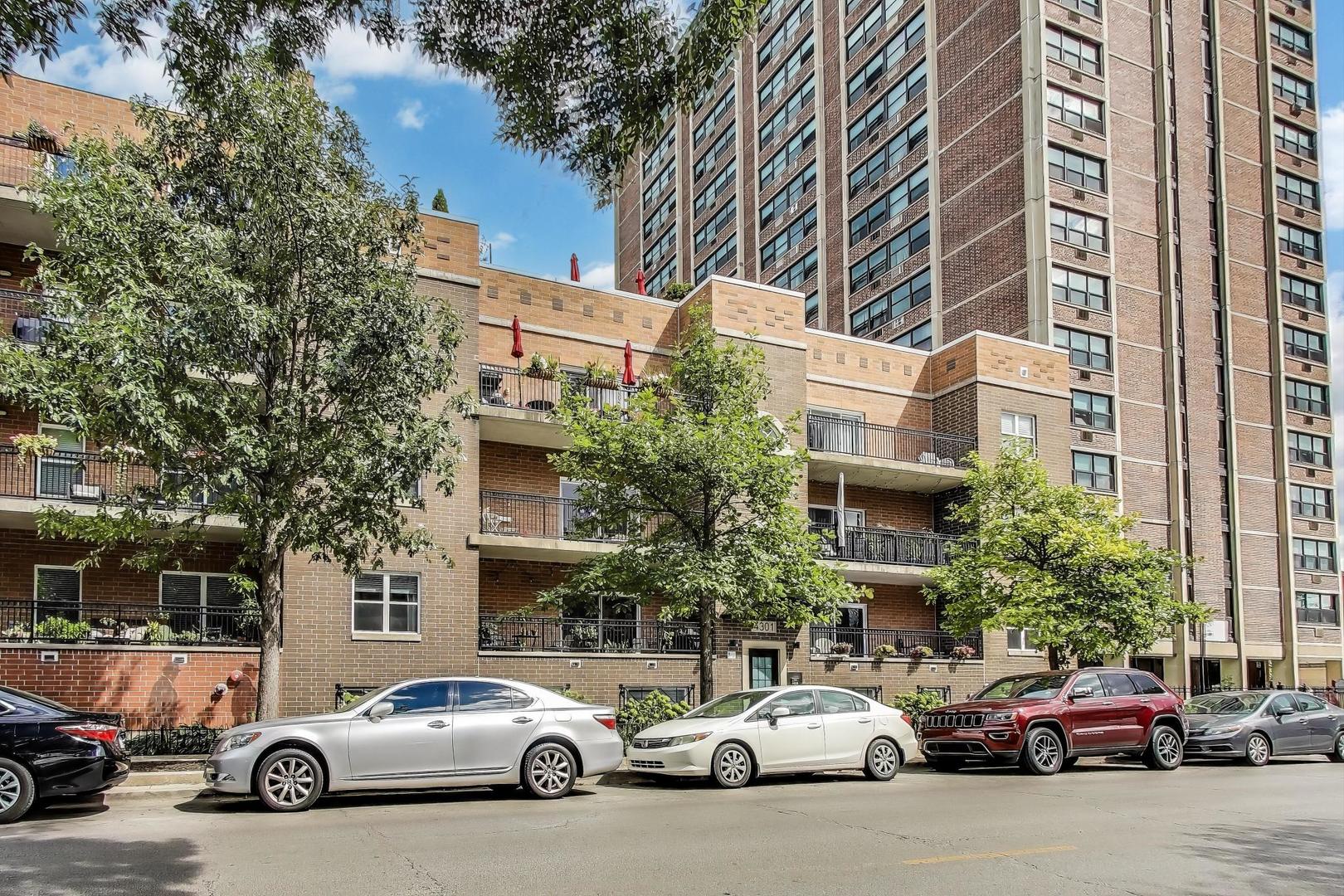 4301 N Sheridan Road 202