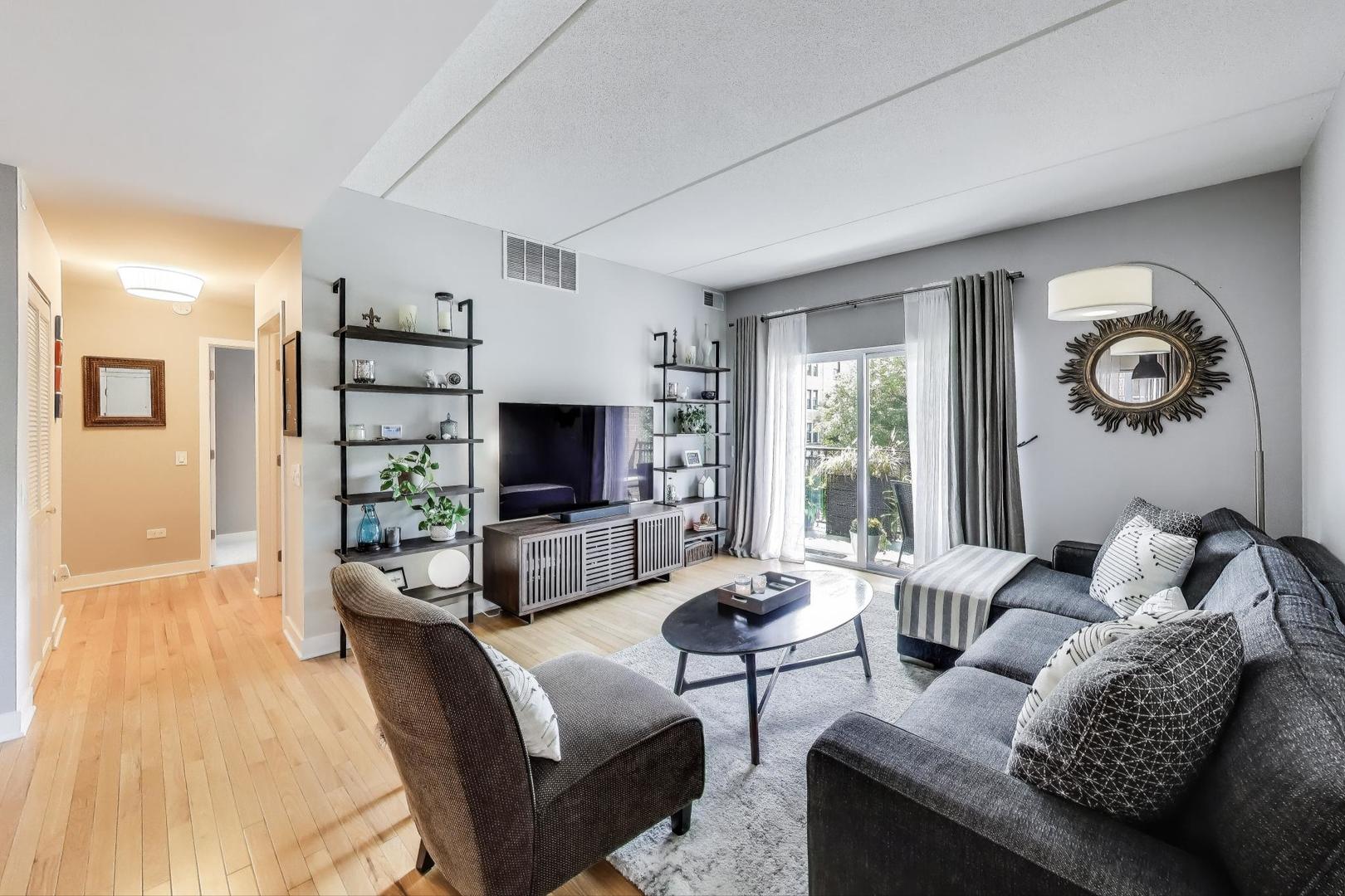 4301 N Sheridan Road 202