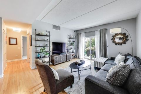 Tiny photo for 4301 N Sheridan Road #202, Chicago, IL 60613 (MLS # 12460811)