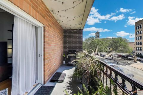 Tiny photo for 4301 N Sheridan Road #202, Chicago, IL 60613 (MLS # 12460811)