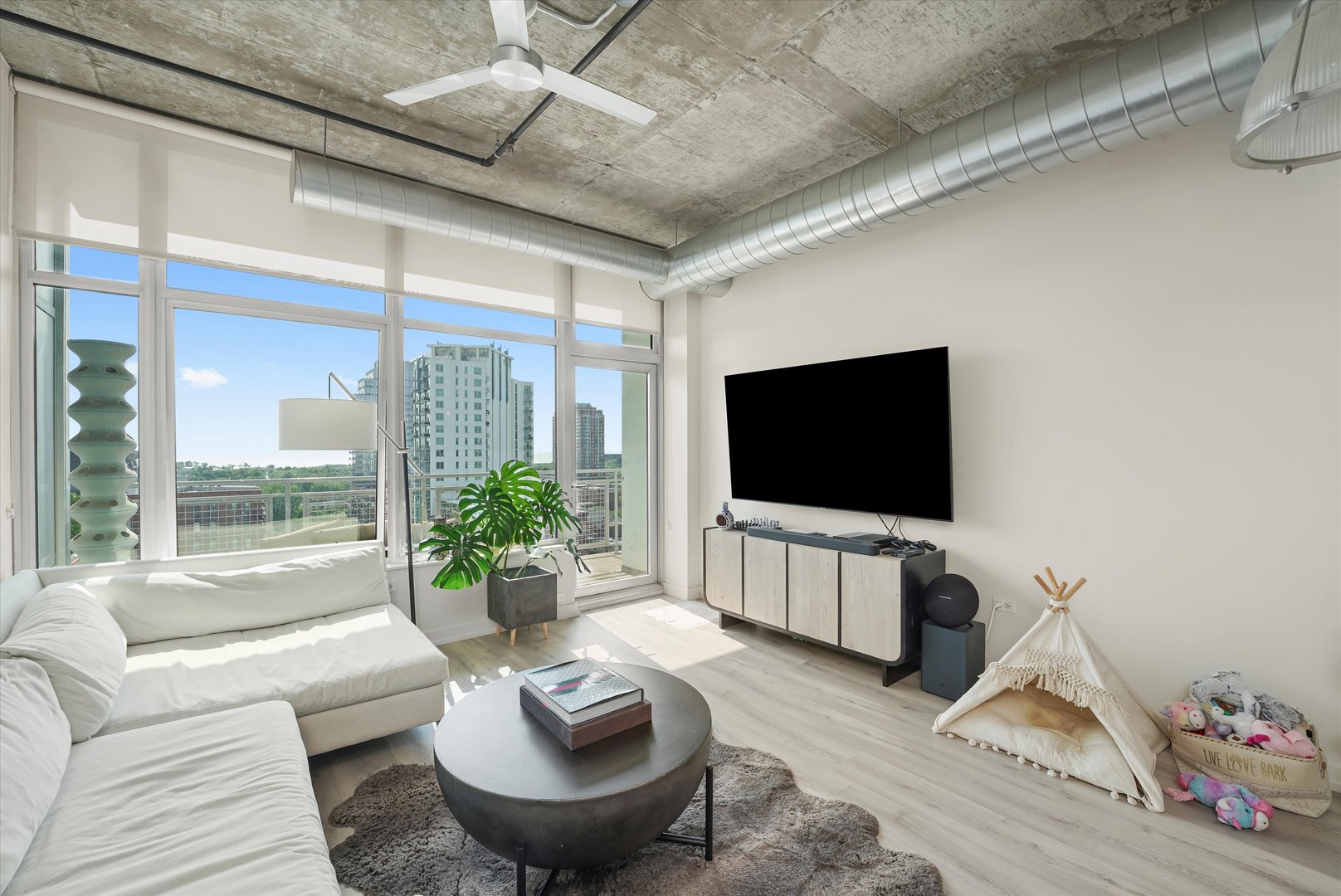 50 E 16th Street 1206